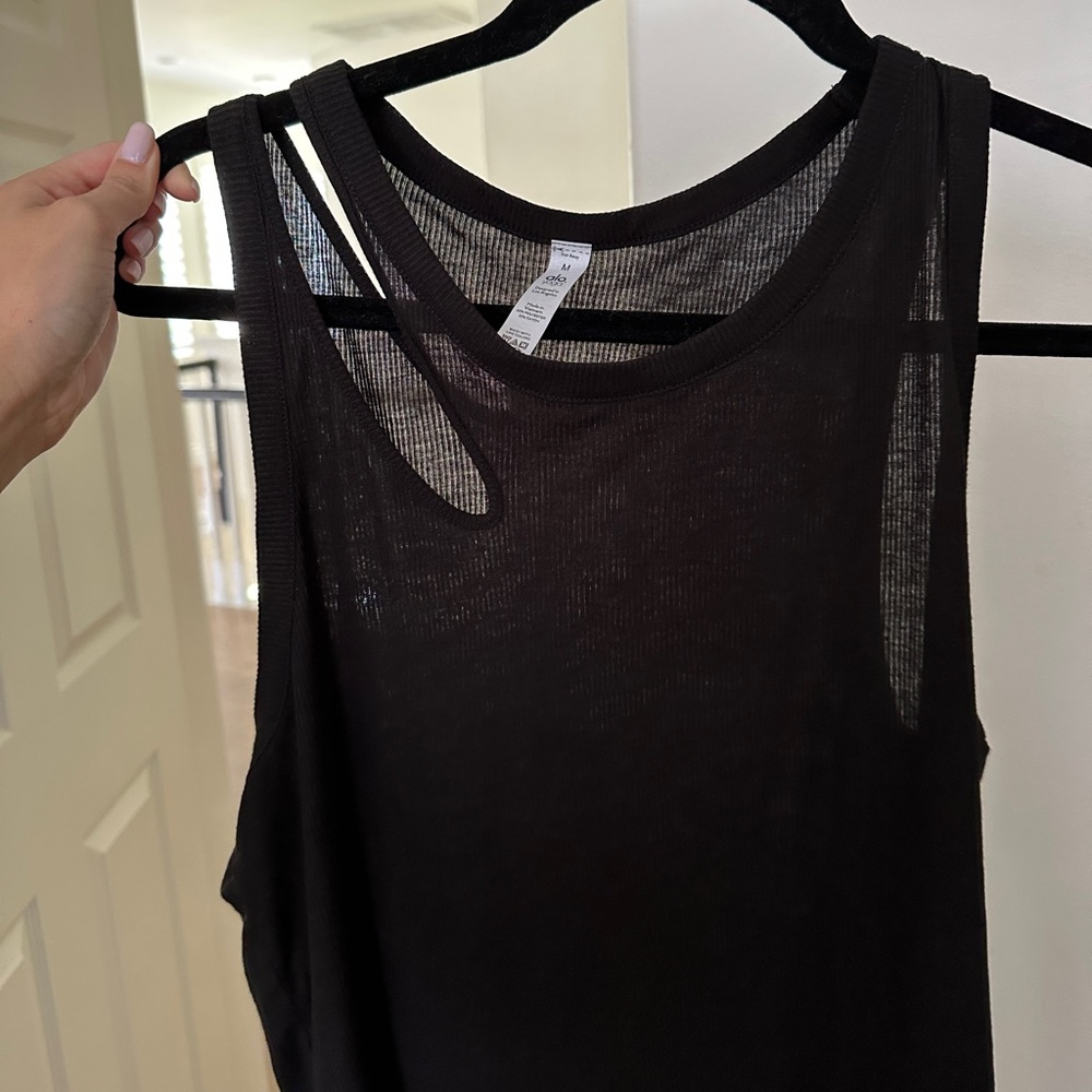 Alo tank top with cut out
